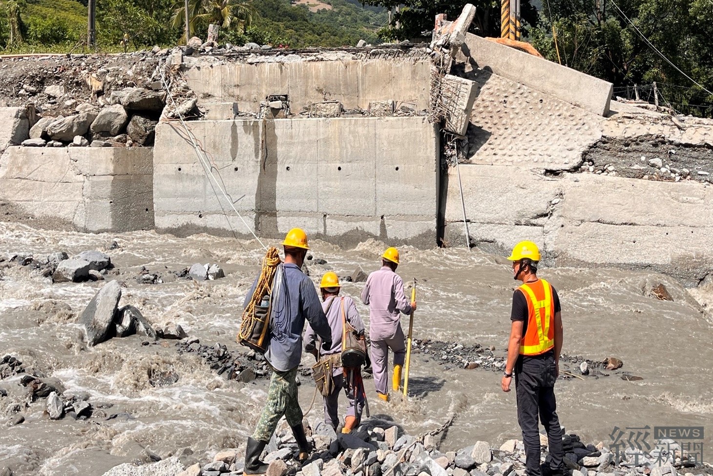山陀兒導致電桿路樹倒塌嚴重　全國跨10多區處增援高屏拚復電